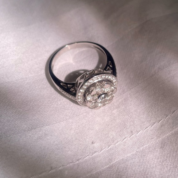 Diamond Ring - Picture 9 of 10